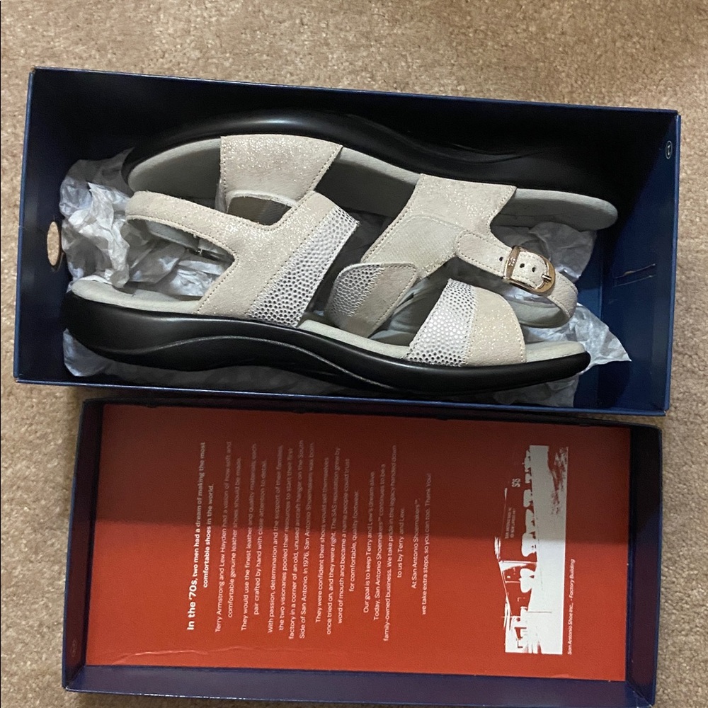 SAS Women's Sandals in Light Beige - Picture 6 of 7